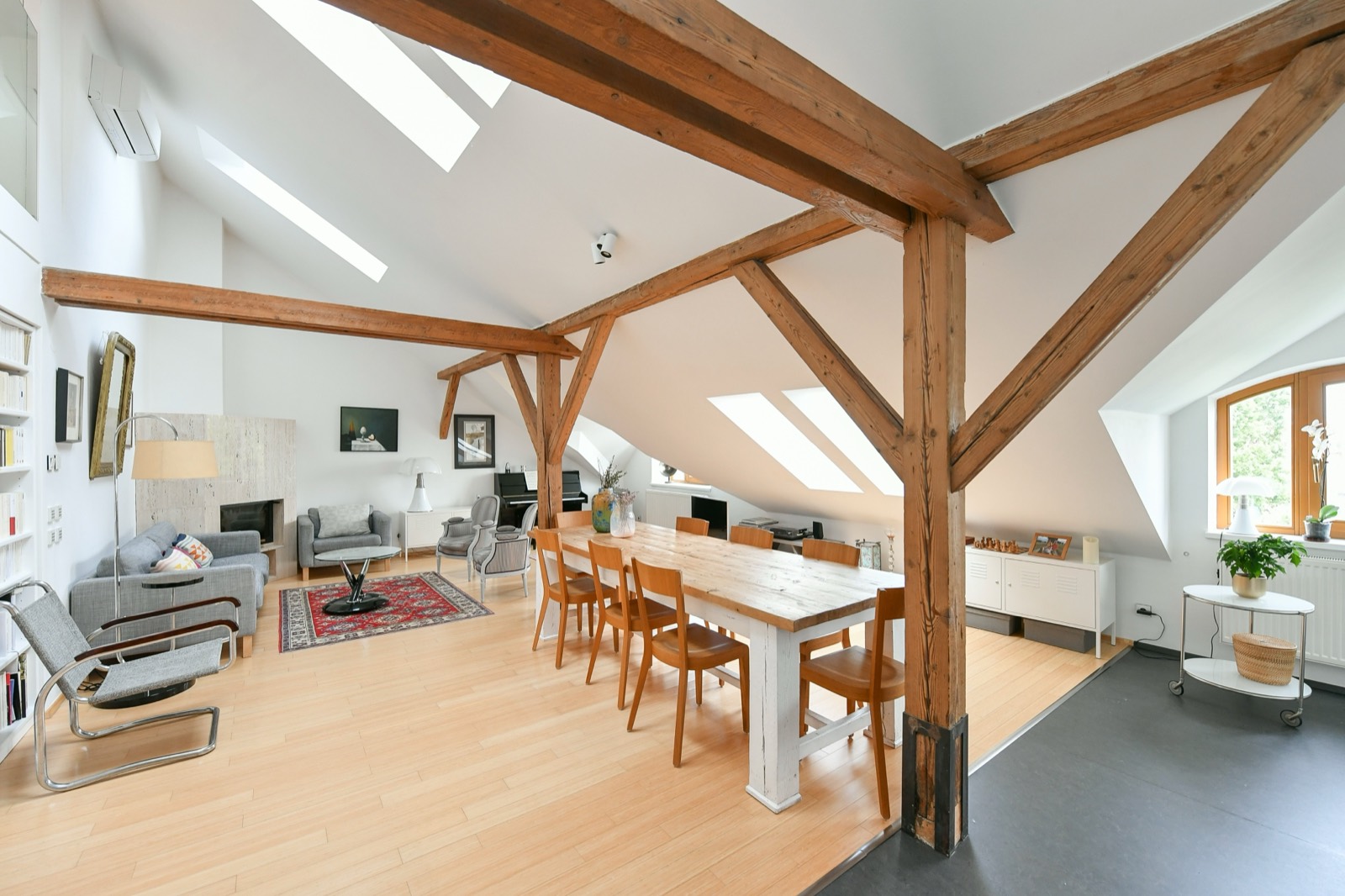 Smíchov — Duplex, Janáčkovo nábřeží